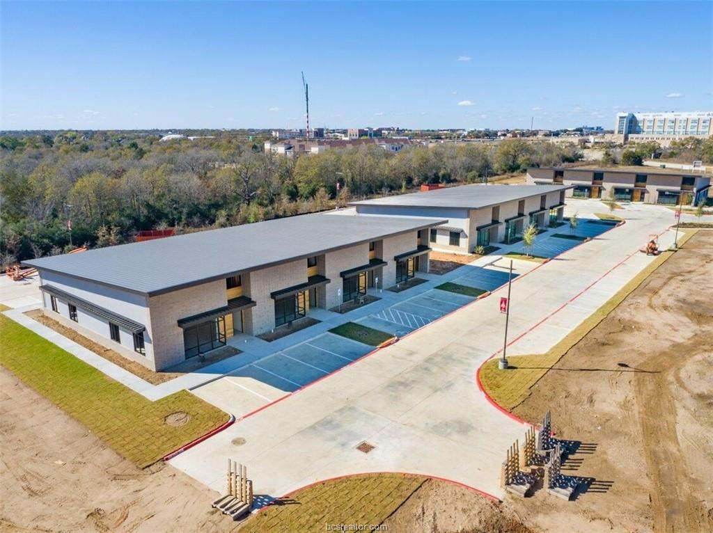 1142 Midtown Dr - Photo 1