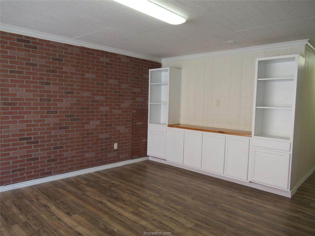 205 Buck Street - Photo 1