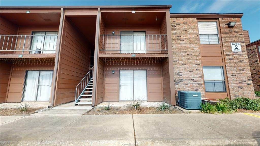 904 University Oaks Boulevard - Photo 1