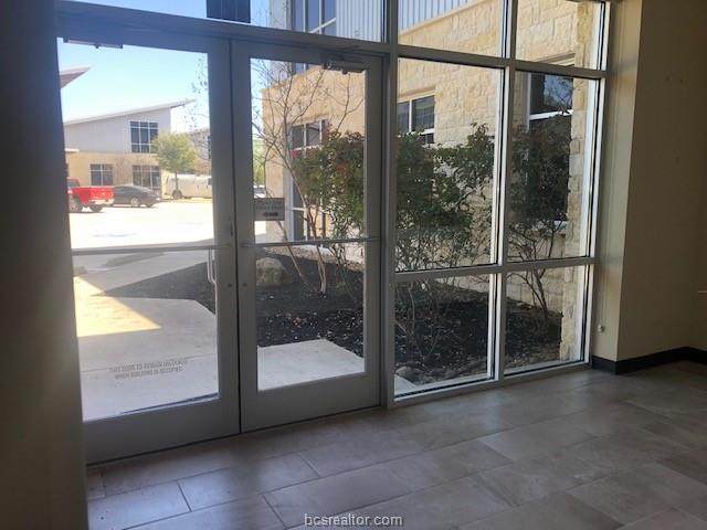 3091 University Drive - Photo 1
