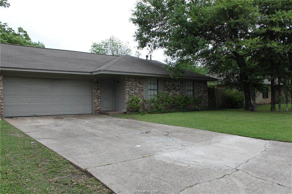1103 Hawk Tree Drive - Photo 1