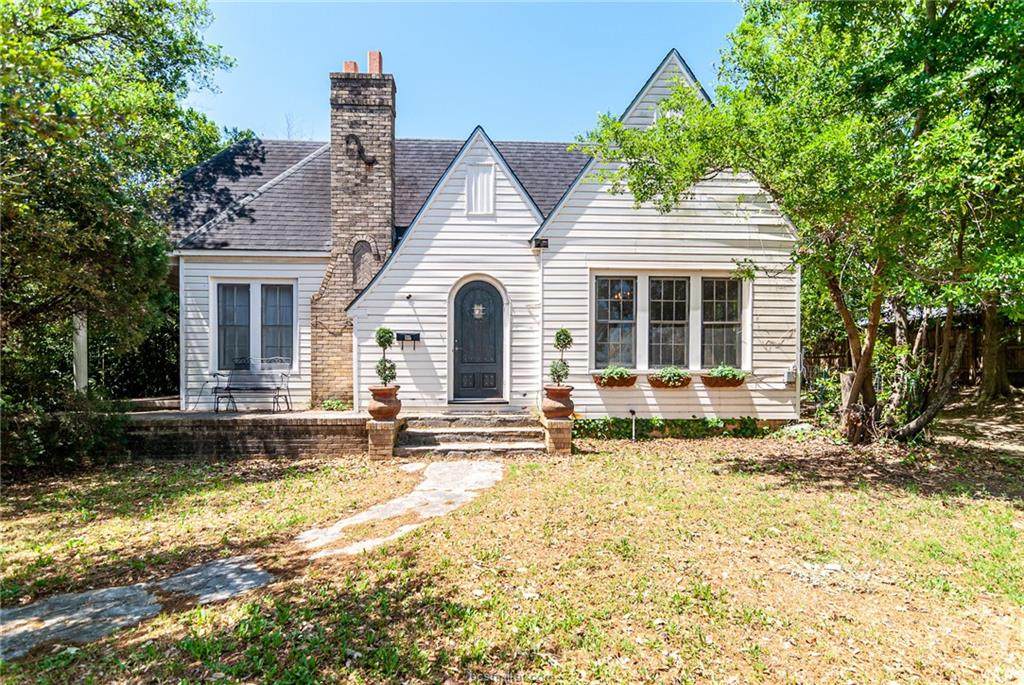 804 Market St - Photo 1