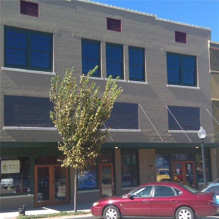 208 Bryan Avenue - Photo 1