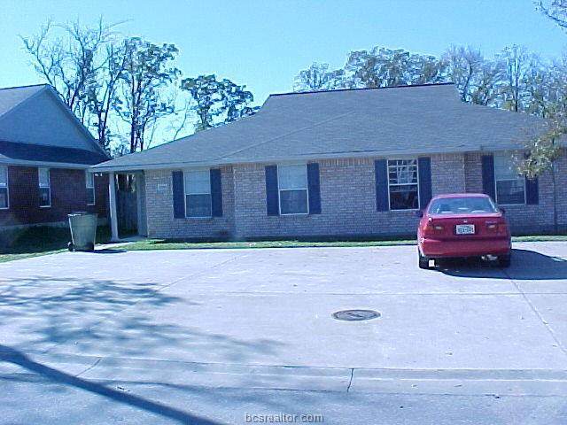2105 Hidden Hollow - Photo 1