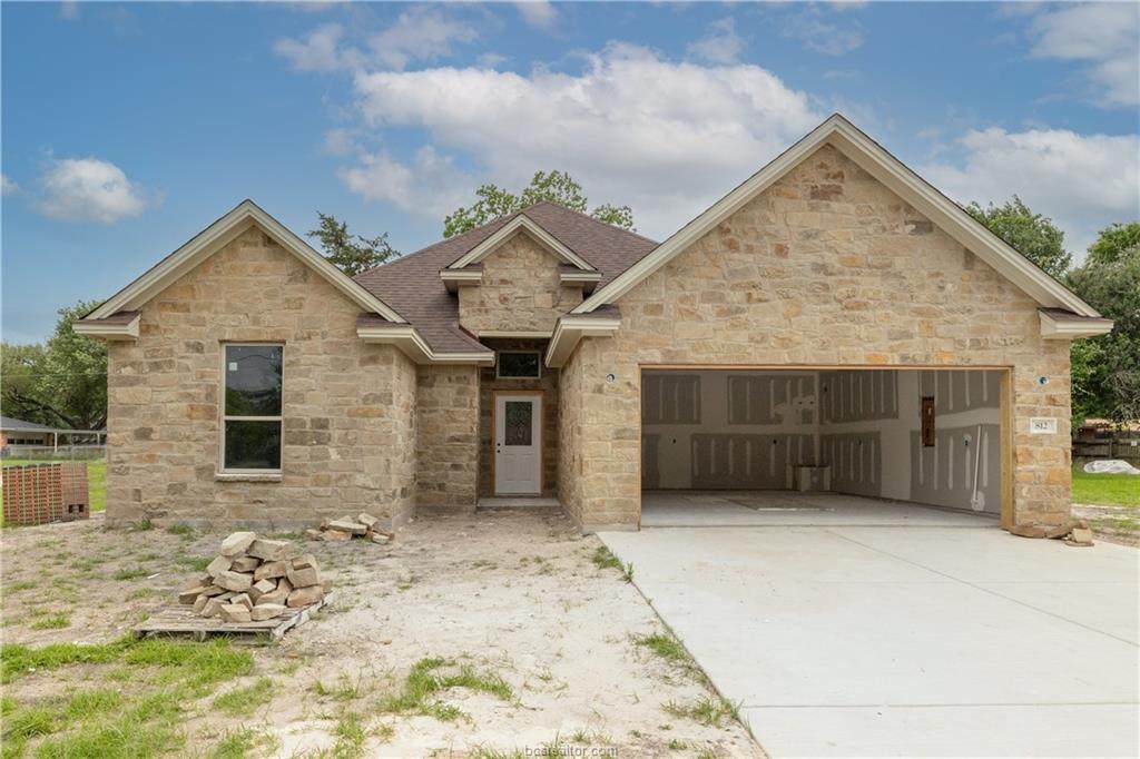 812 Horlock Street - Photo 1
