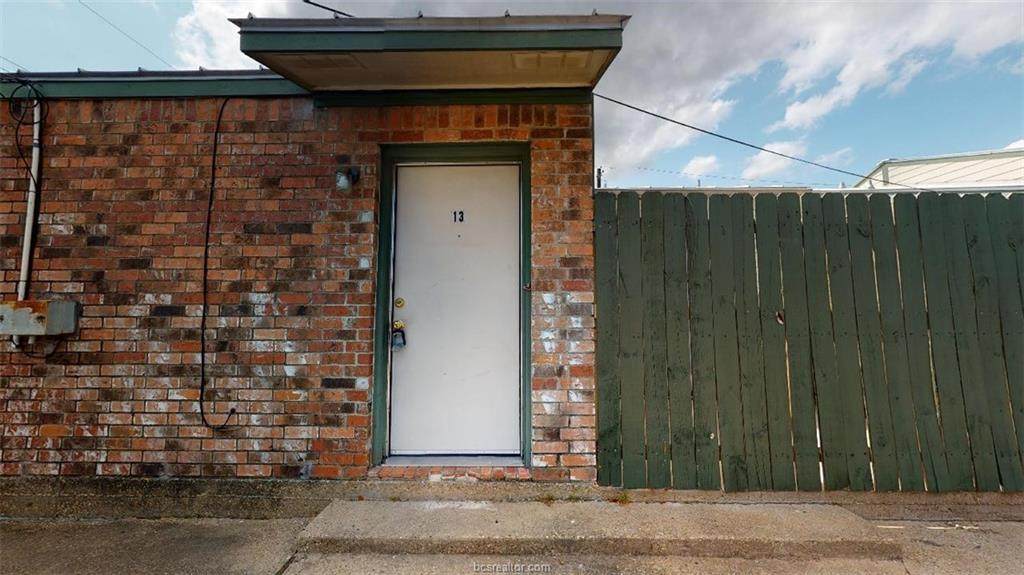 725 Peppertree Drive - Photo 1