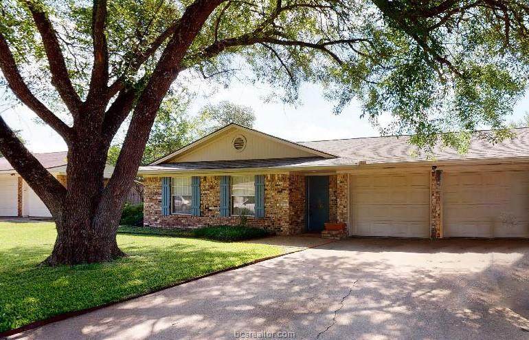 1212 Ridgefield - Photo 1