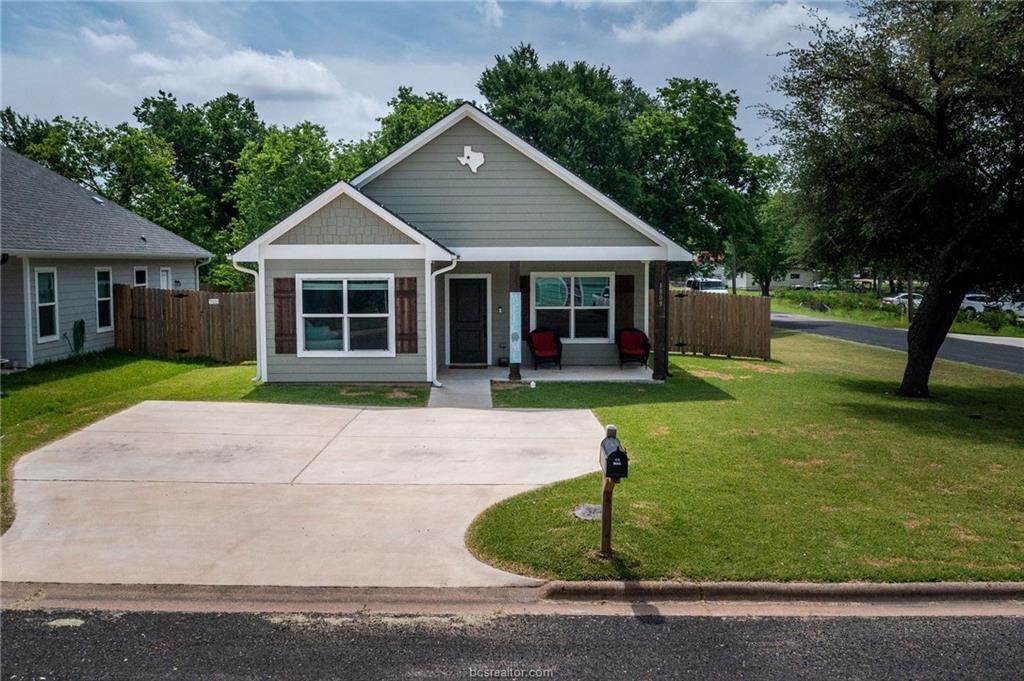 1809 Bamboo Street - Photo 1