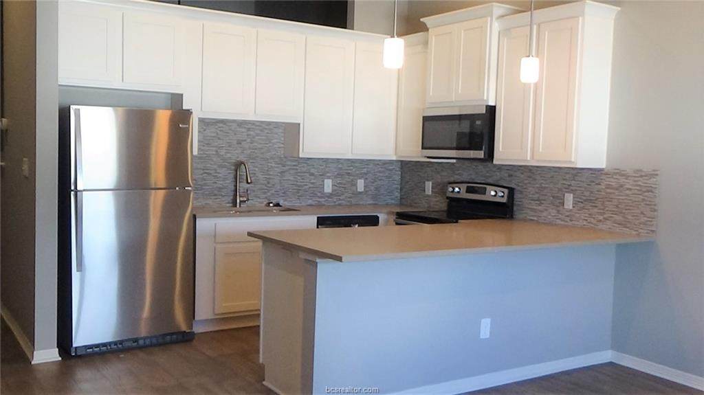 212 Bryan - Photo 1