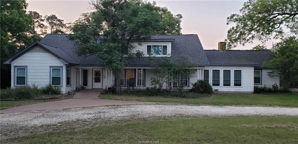738 Garden Acres - Photo 1