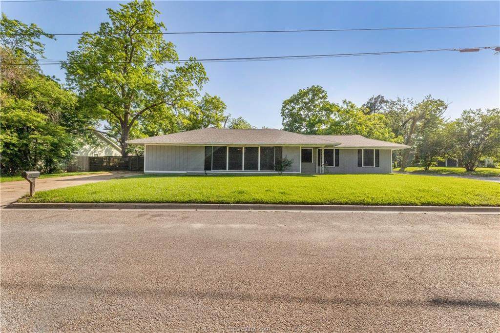701 Banks - Photo 1
