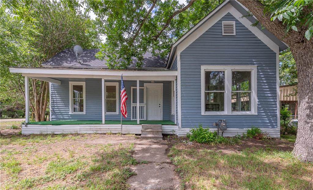 301 Banks Street - Photo 1