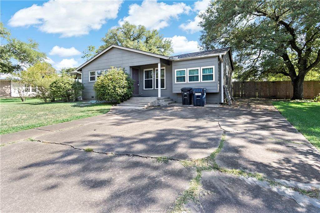1004 Winding Road - Photo 1