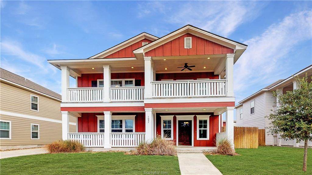 105 Richards - Photo 1