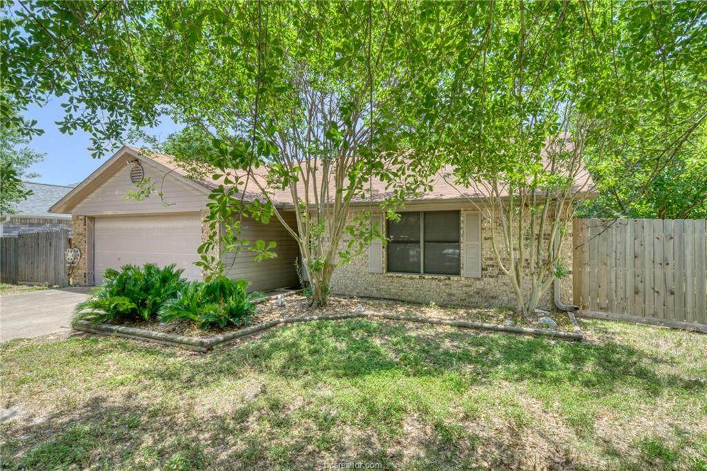800 Azalea Court - Photo 1