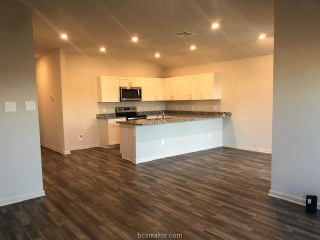 5504 Fox Bluff Drive - Photo 1