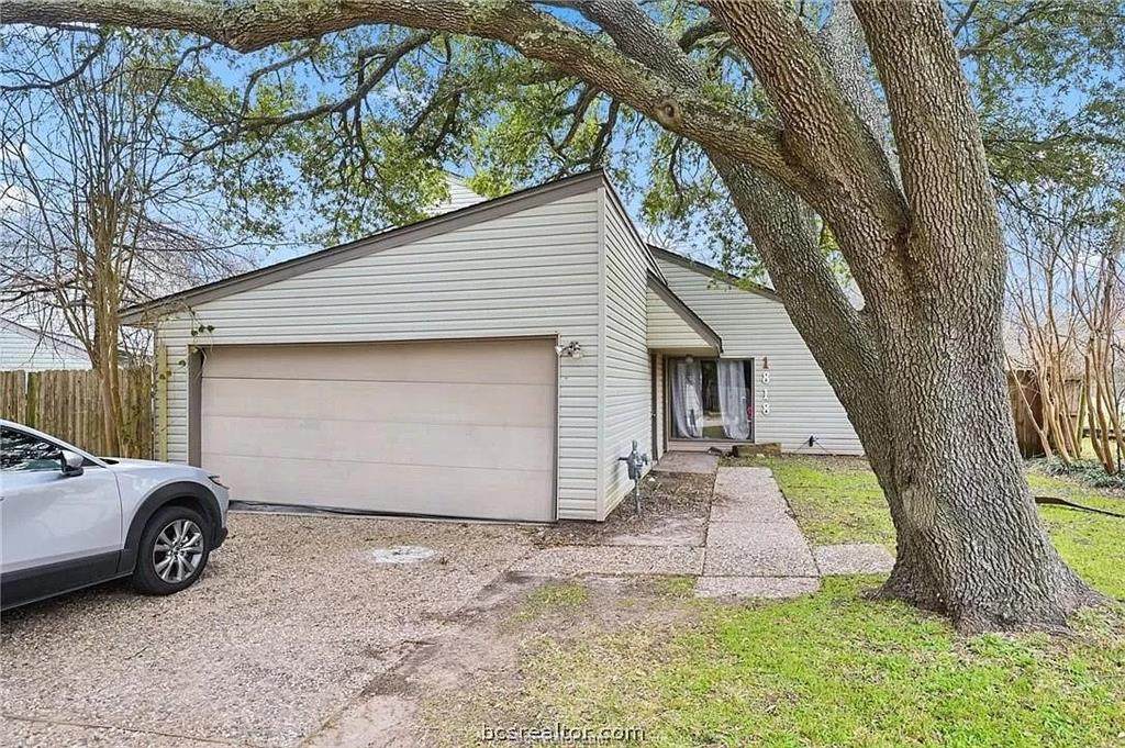 1818 Langford Street - Photo 1