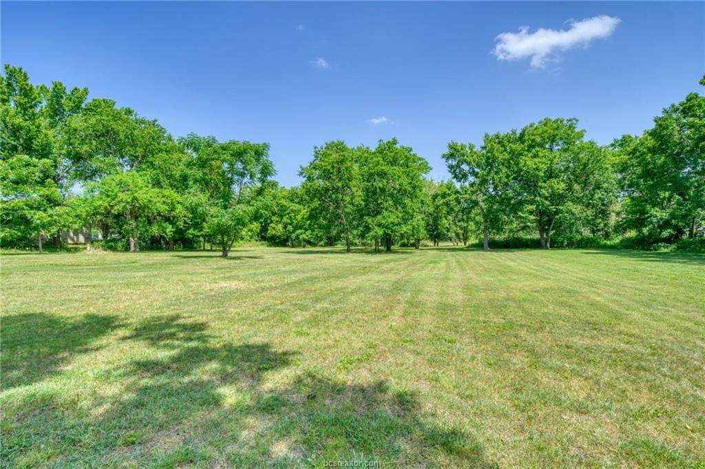 501 Bacon Street - Photo 1