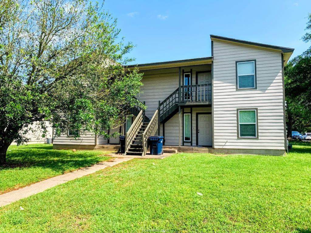 712 Wellesley Court - Photo 1