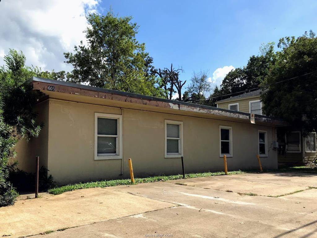 605 Foch St - Photo 1