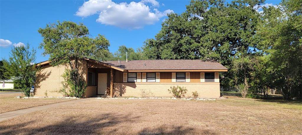 1107 Ruskin Drive - Photo 1