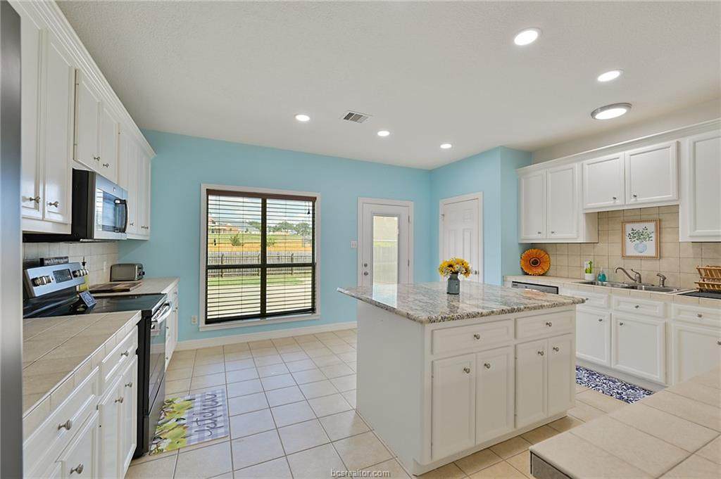 2201 Springwood Drive - Photo 1
