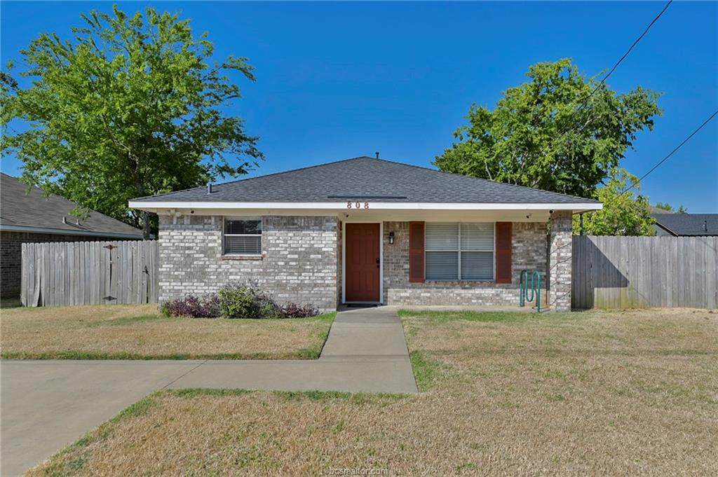 808 Avenue B - Photo 1