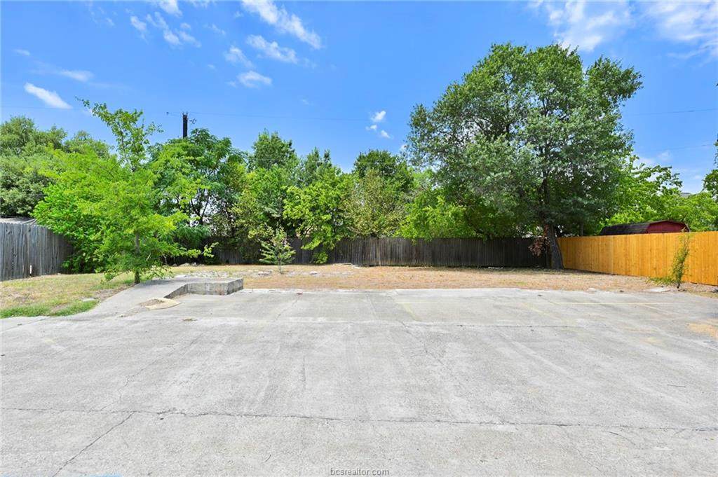 110 Lynn Drive - Photo 1