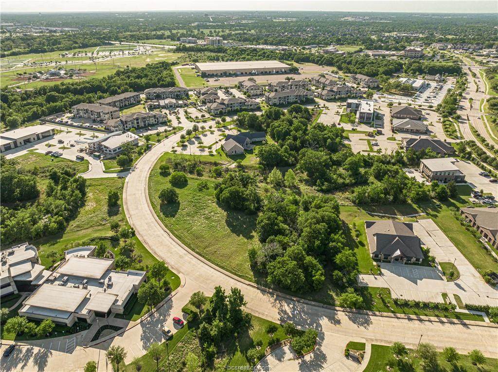 1605 Crescent Pointe Parkway - Photo 1