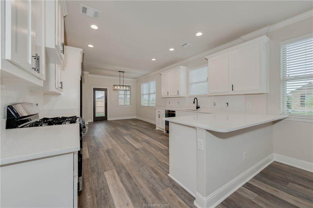 800 Mineral Wells Lane - Photo 1