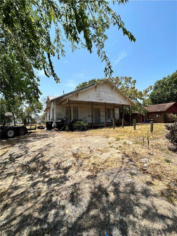 1106 Phoenix Street - Photo 1