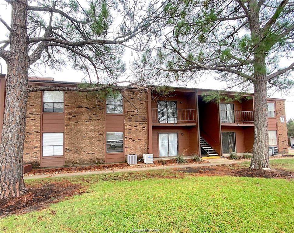 904 University Oaks - Photo 1