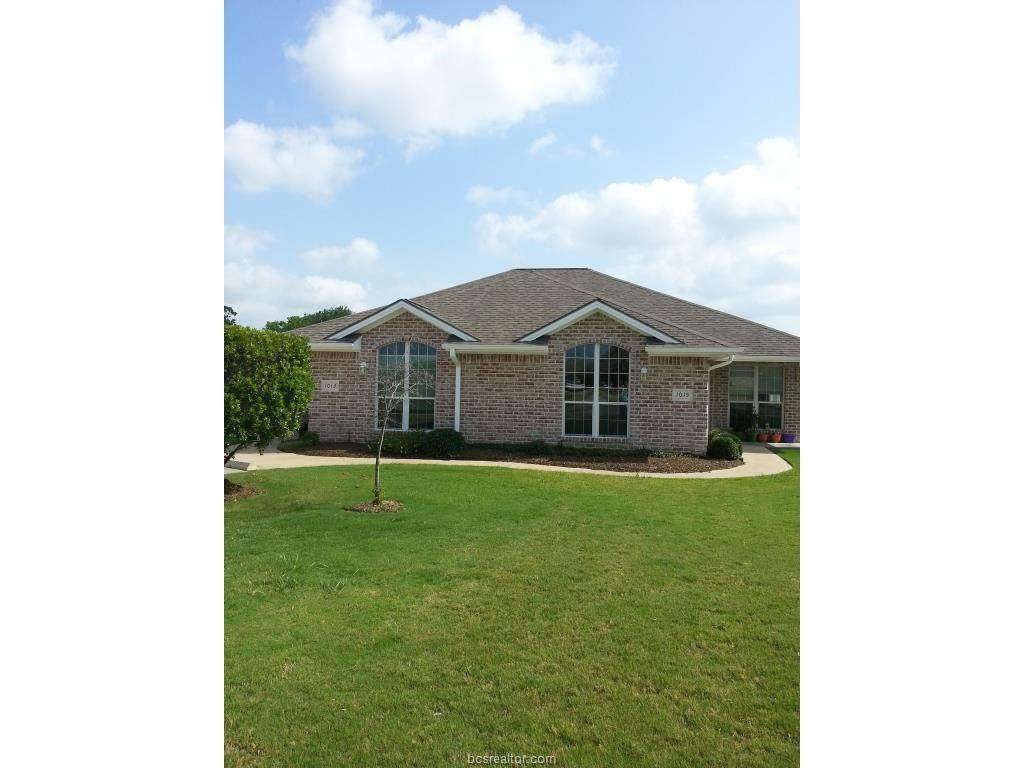 1013 Crepe Myrtle Court - Photo 1