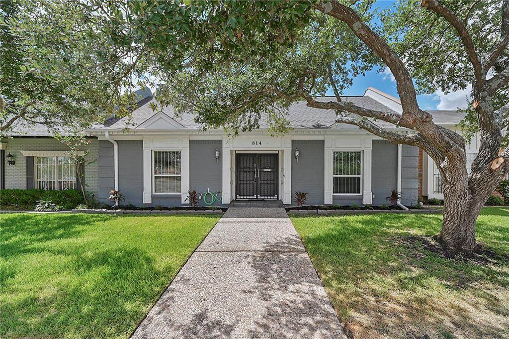 814 Lee Hollow Drive - Photo 1