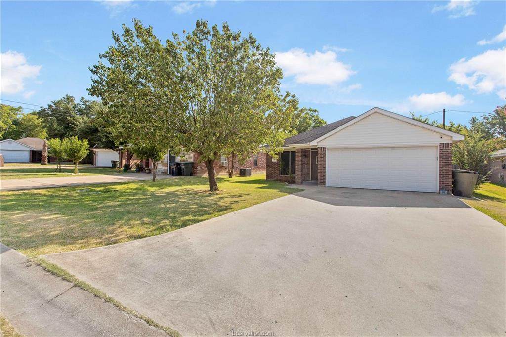 704 Chadley Court - Photo 1