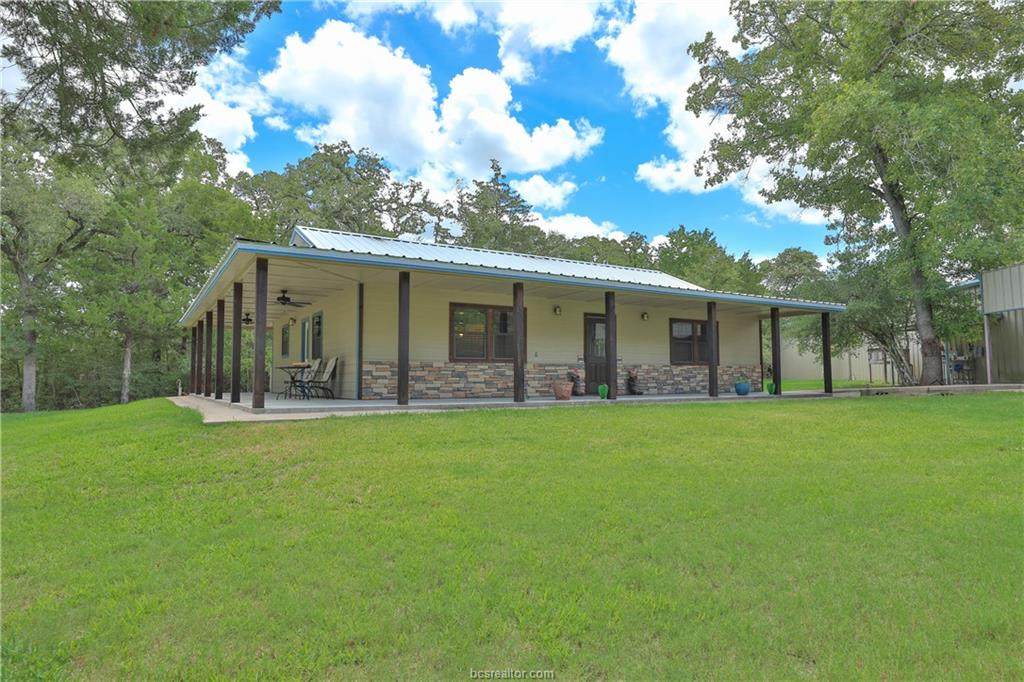 700 Houston Avenue - Photo 1