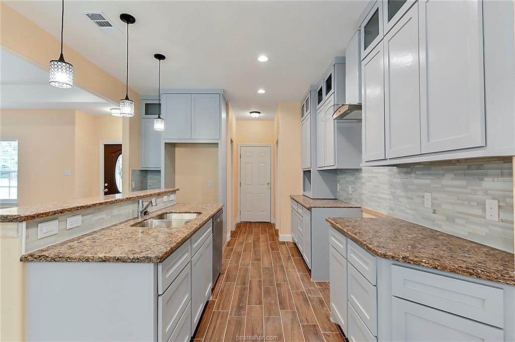 1805 Bluebonnet - Photo 1
