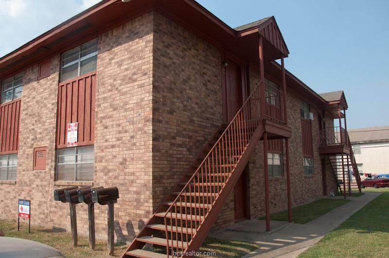 412 First St - Photo 1