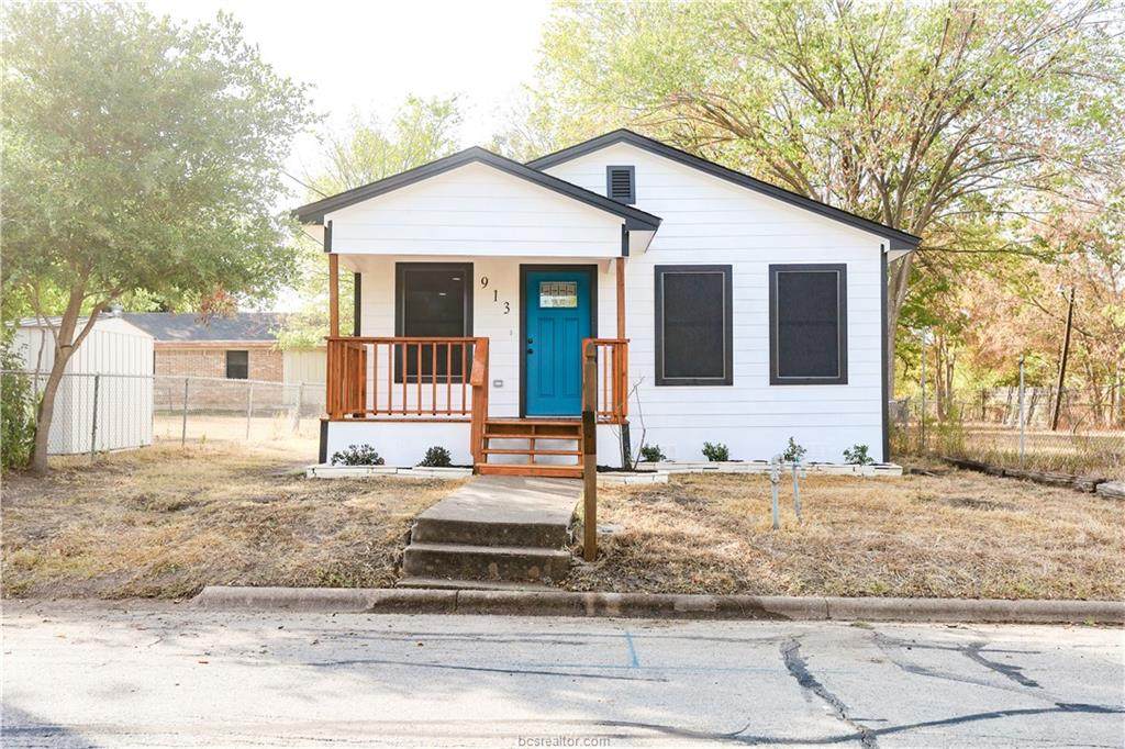 913 Hall Street - Photo 1