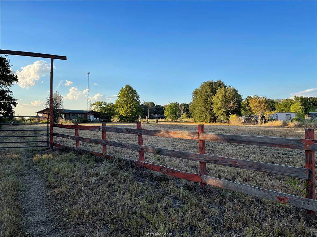 7724 County Road 192 - Photo 1