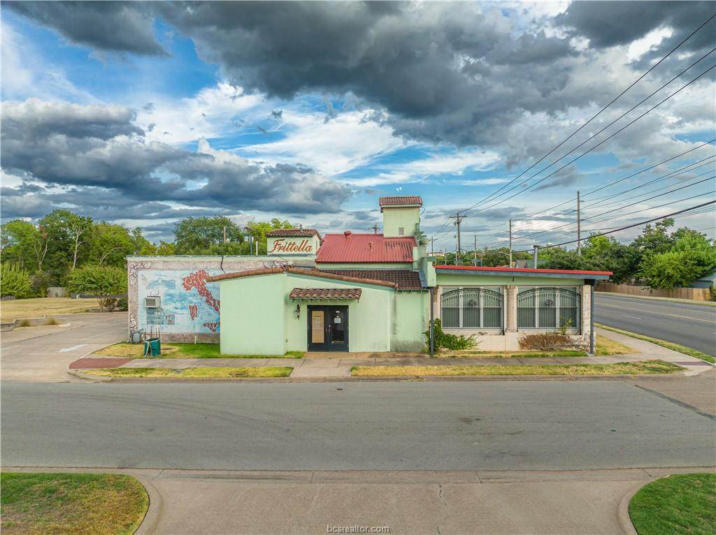 3901 S Texas Avenue - Photo 1
