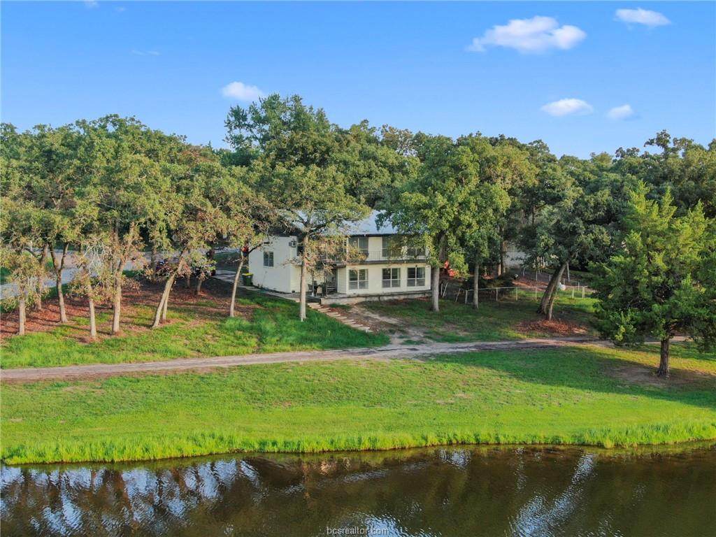 56 Lakeview Court - Photo 1