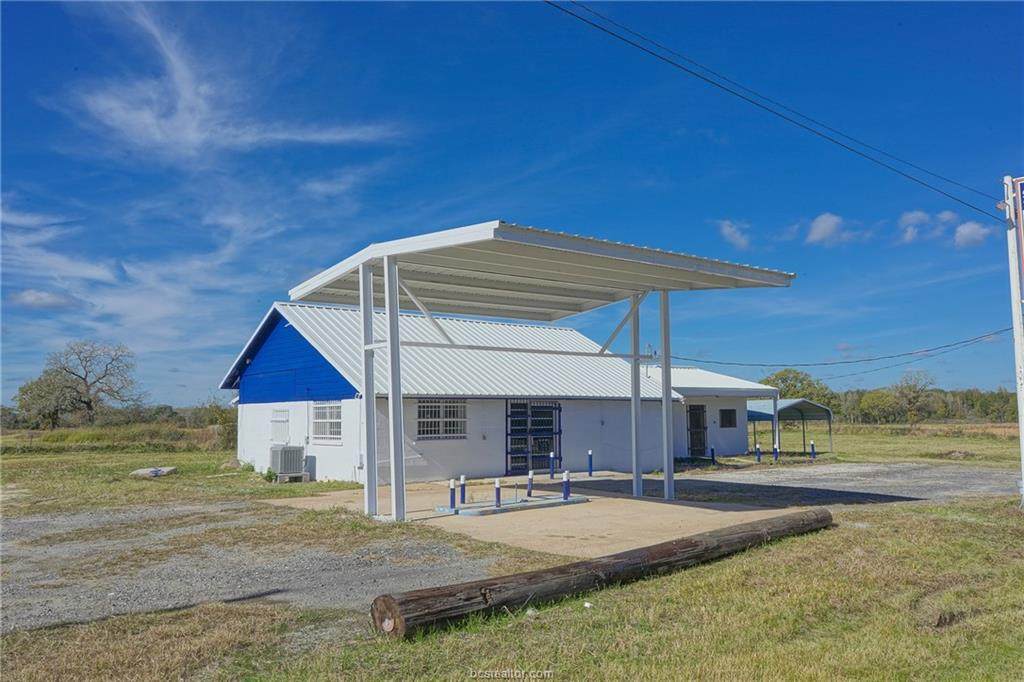 11833 Hwy 90 - Photo 1