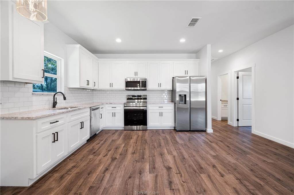 870 Waco Street - Photo 1