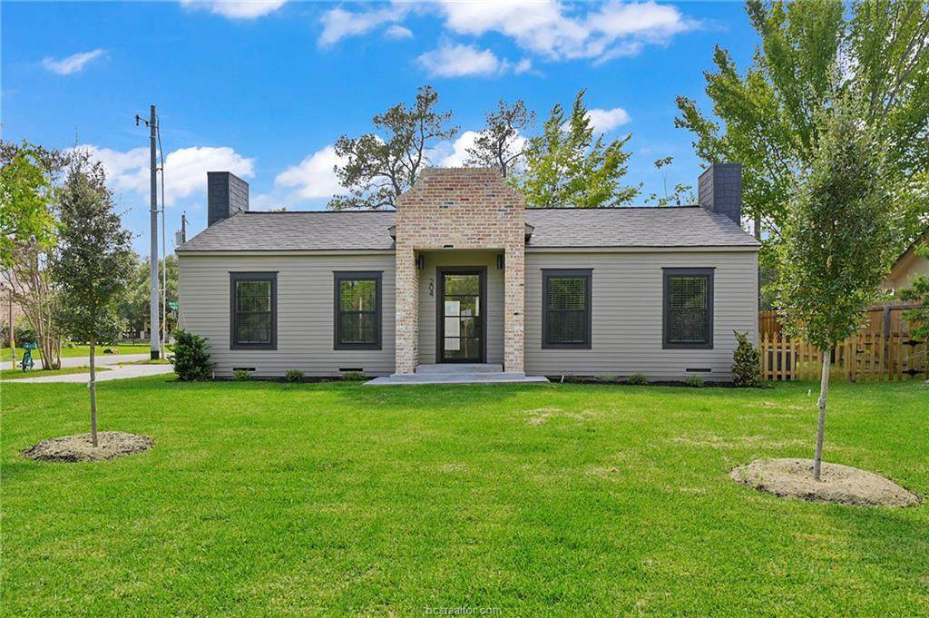 204 Ayrshire Street - Photo 1