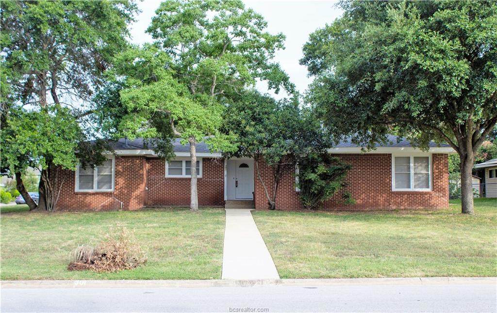 301 Francis Drive - Photo 1