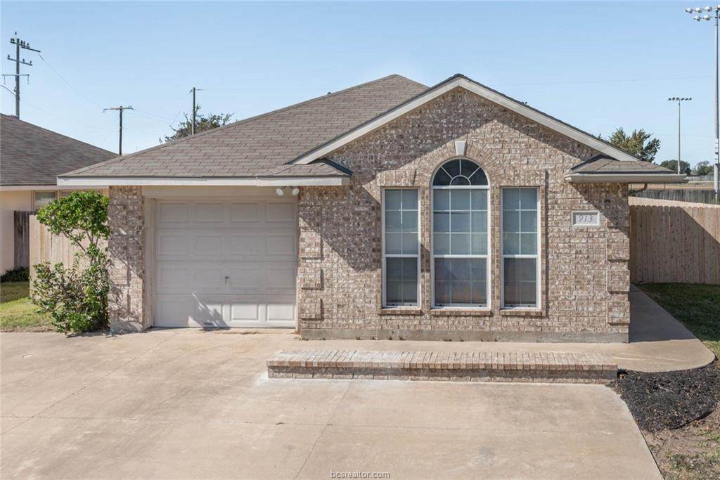 913 Bougainvillea - Photo 1
