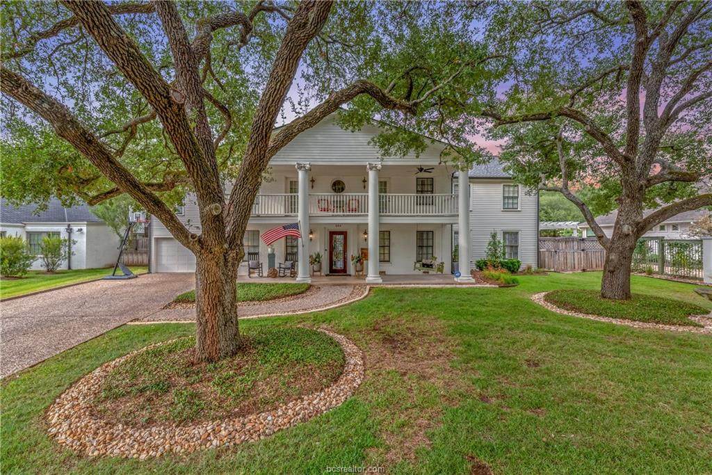 604 32nd Street - Photo 1