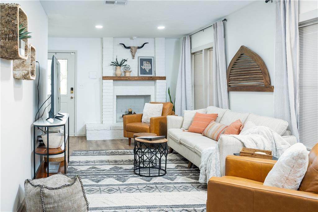 1520 Baker - Photo 1