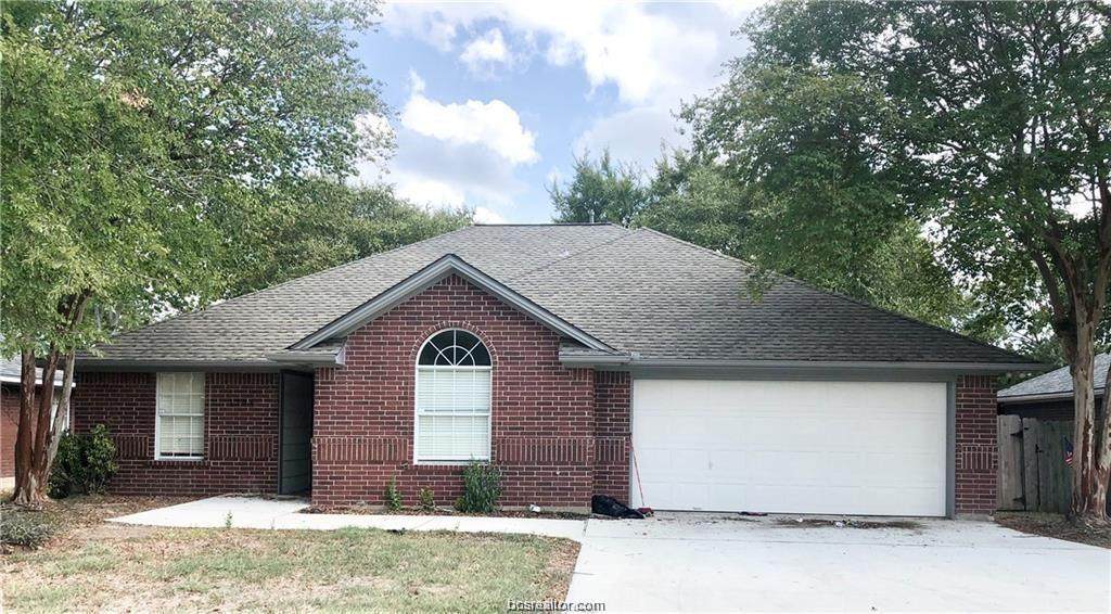 1304 Bayou Woods Drive - Photo 1